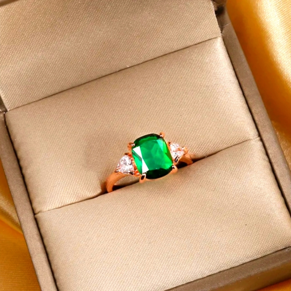 💎 2/$25 💍 14k Gold Plated "Emerald" Solitaire Ring w/Inlaid Zircons - Picture 8 of 8